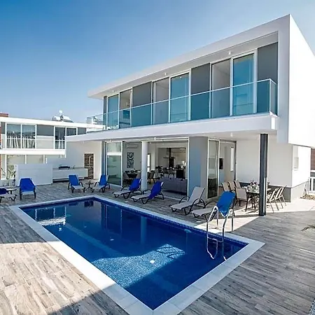 Prol17, Exquisite 5bdr With Pool, Close To Fig Tree Bay Hotel Protaras