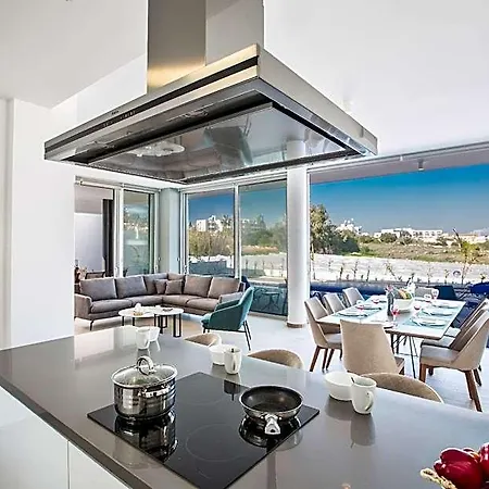 Hotel Prol17, Exquisite 5bdr With Pool, Close To Fig Tree Bay