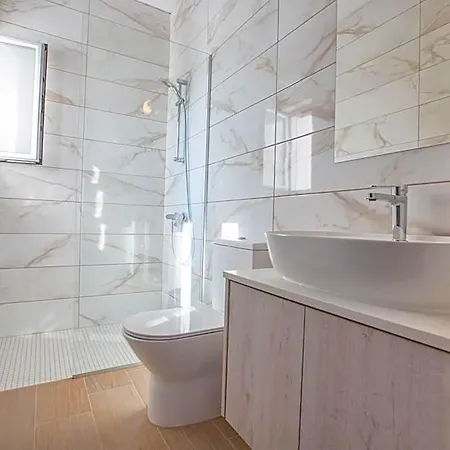 Hotel Prol17, Exquisite 5bdr With Pool, Close To Fig Tree Bay
