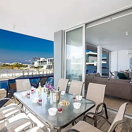 Hotel Prol17, Exquisite 5bdr With Pool, Close To Fig Tree Bay Protaras