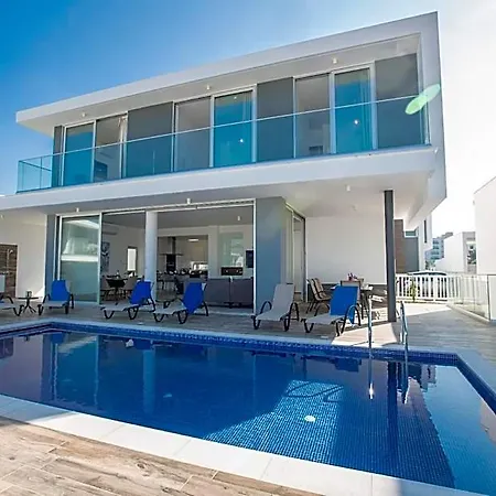 Hotel Prol17, Exquisite 5bdr With Pool, Close To Fig Tree Bay 3*