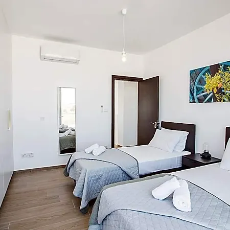 Prol17, Exquisite 5bdr With Pool, Close To Fig Tree Bay