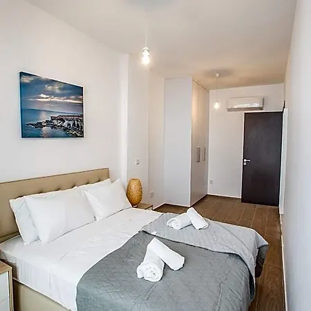 Prol17, Exquisite 5bdr With Pool, Close To Fig Tree Bay 3*