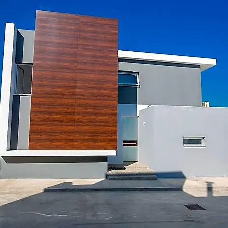 Prol17, Exquisite 5bdr With Pool, Close To Fig Tree Bay 3* Protaras