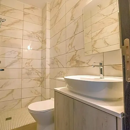 Hotel Prol17, Exquisite 5bdr With Pool, Close To Fig Tree Bay 3*